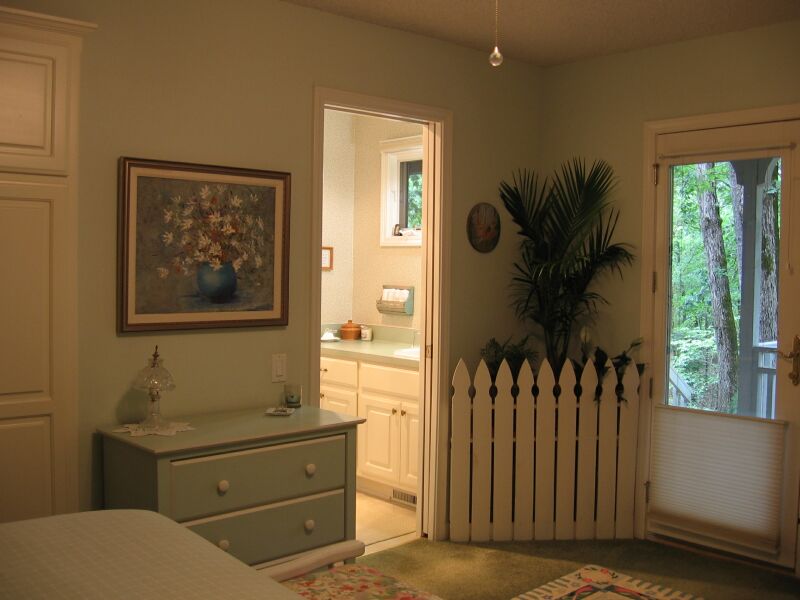 Donna S Room At Mountain Thyme B, Picket Fence Queen Headboard